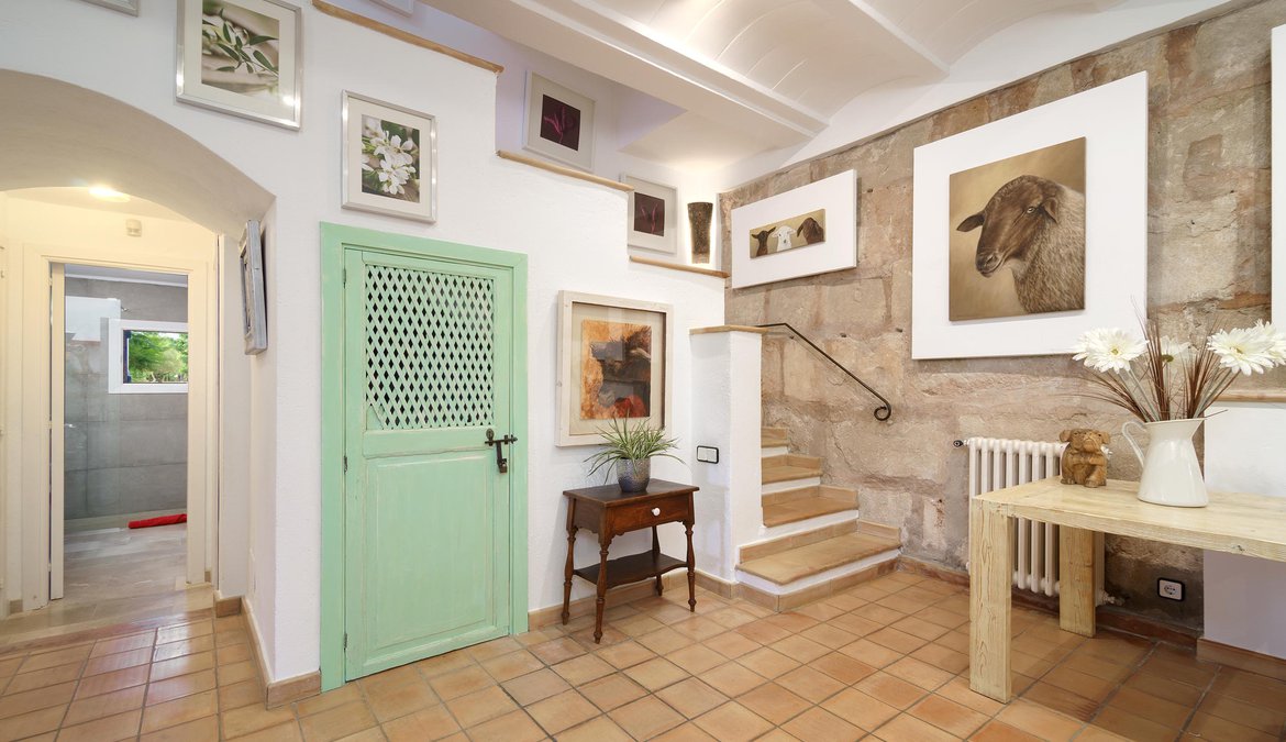 Stairs to access upstairs bedrooms
